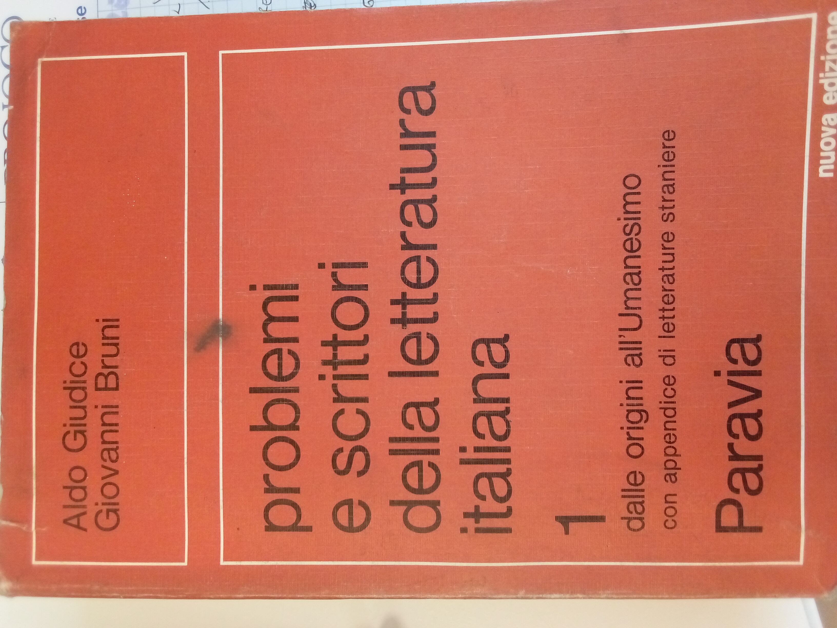 Problemi e scrittori della letteratura italiana....sono presenti due volumi